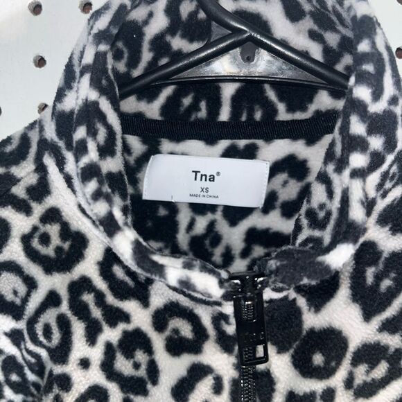 TNA leopard print cropped fleece - Picture 4 of 4